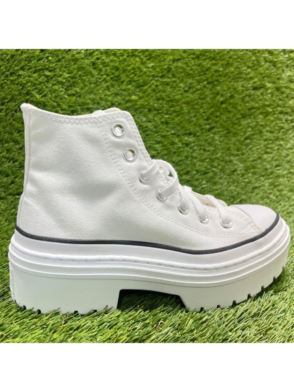 Converse CTAS Lugged Heel Platform Womens Size 5.5 White Athletic Shoes Sneakers